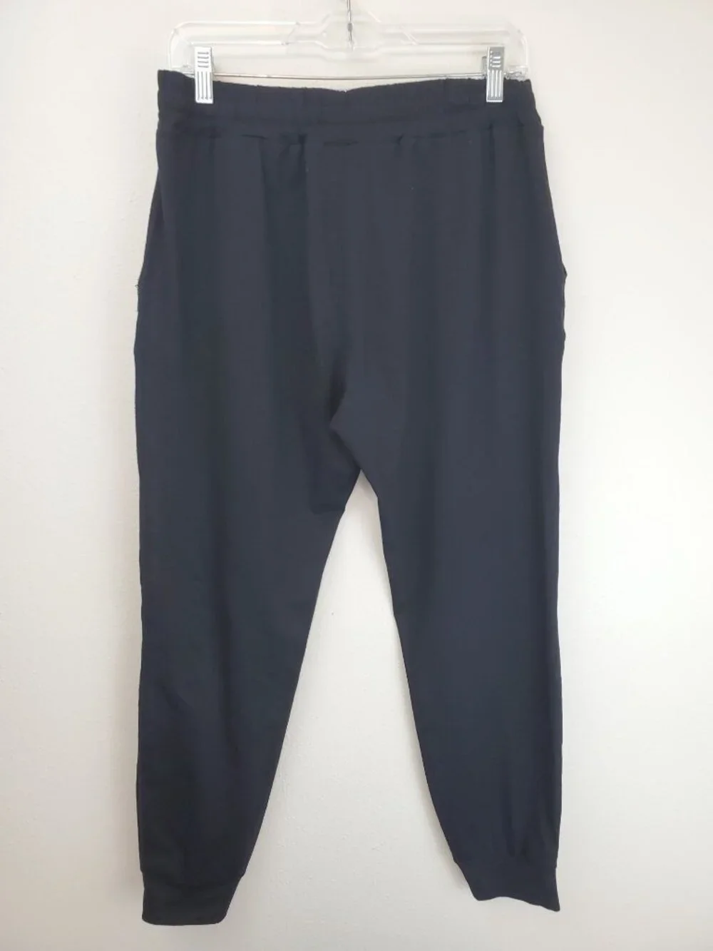 Vuori Performance Jogger in black, pull on with drawstring - Picture 11 of 12